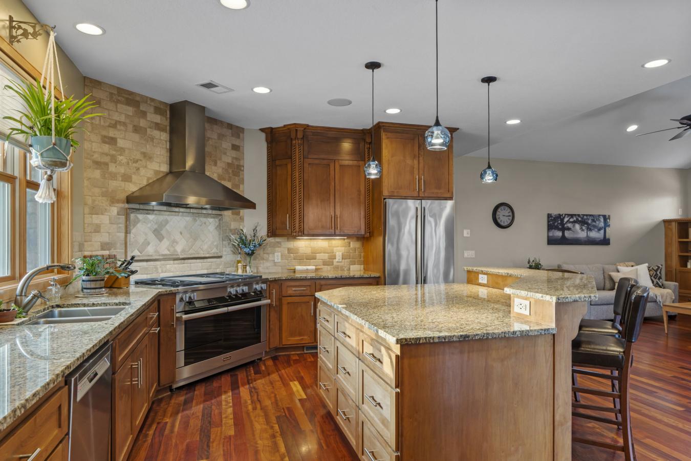 Inver Grove Heights, Dakota, 55077, United States, 5 Bedrooms Bedrooms, ,4 BathroomsBathrooms,Residential,For Sale,2013324