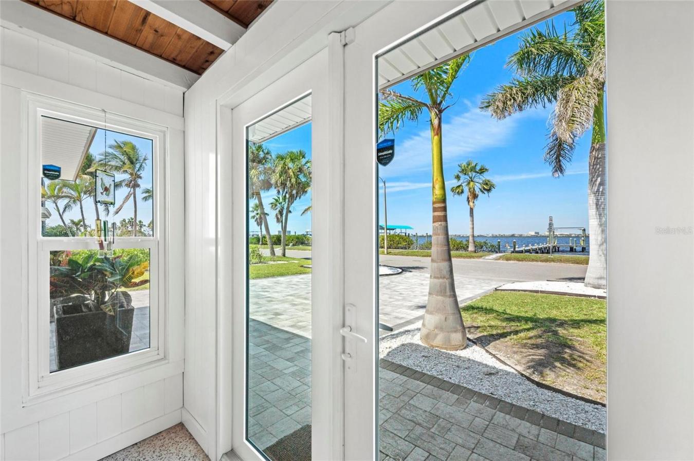 2014 Riverside Drive E, Bradenton, Manatee, 34208, United States, 2 Bedrooms Bedrooms, ,2 BathroomsBathrooms,Residential,For Sale,2014 Riverside Drive E,A4672794