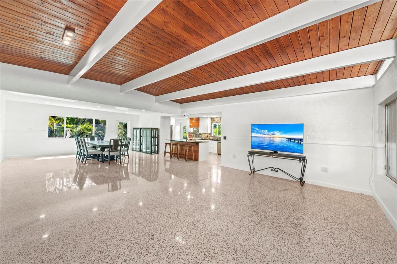 2014 Riverside Drive E, Bradenton, Manatee, 34208, United States, 2 Bedrooms Bedrooms, ,2 BathroomsBathrooms,Residential,For Sale,2014 Riverside Drive E,A4672794