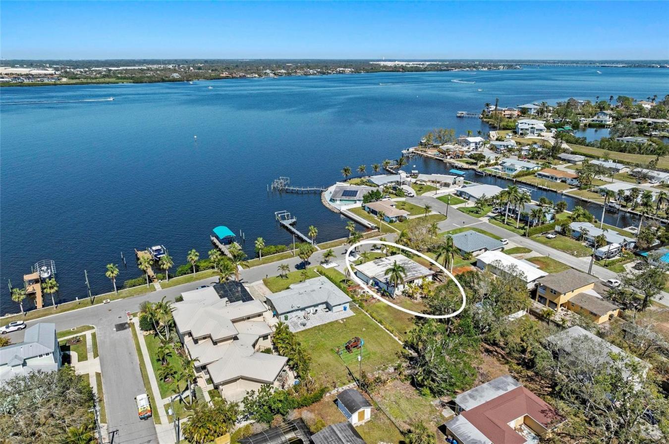 2014 Riverside Drive E, Bradenton, Manatee, 34208, United States, 2 Bedrooms Bedrooms, ,2 BathroomsBathrooms,Residential,For Sale,2014 Riverside Drive E,A4672794