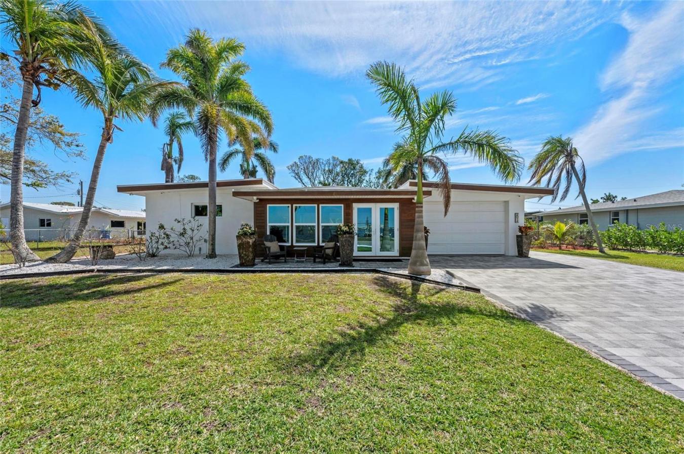 2014 Riverside Drive E, Bradenton, Manatee, 34208, United States, 2 Bedrooms Bedrooms, ,2 BathroomsBathrooms,Residential,For Sale,2014 Riverside Drive E,A4672794