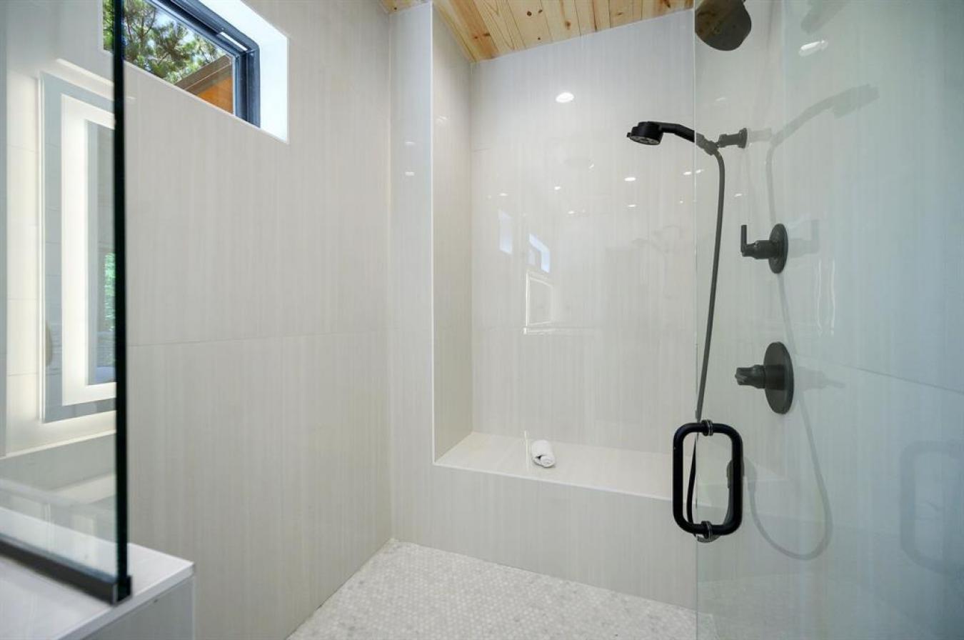 Broken Bow, McCurtain, 74728, United States, 3 Bedrooms Bedrooms, ,3 BathroomsBathrooms,Residential,For Sale,2013594