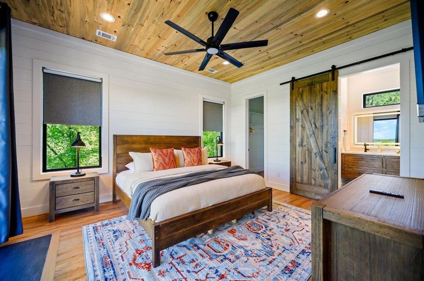 Broken Bow, McCurtain, 74728, United States, 3 Bedrooms Bedrooms, ,3 BathroomsBathrooms,Residential,For Sale,2013594