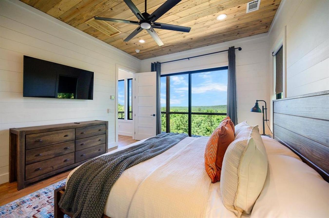 Broken Bow, McCurtain, 74728, United States, 3 Bedrooms Bedrooms, ,3 BathroomsBathrooms,Residential,For Sale,2013594