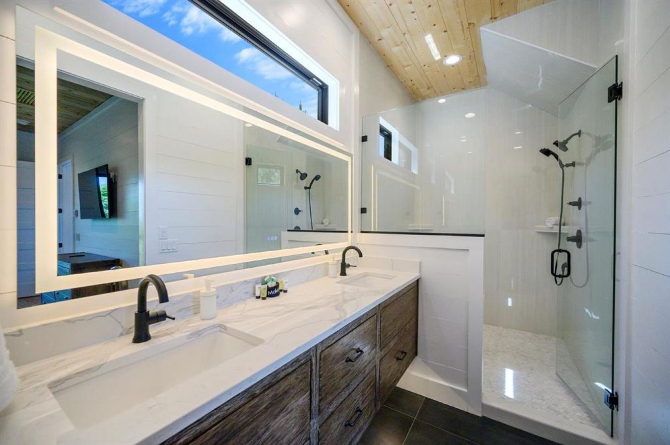 Broken Bow, McCurtain, 74728, United States, 3 Bedrooms Bedrooms, ,3 BathroomsBathrooms,Residential,For Sale,2013594