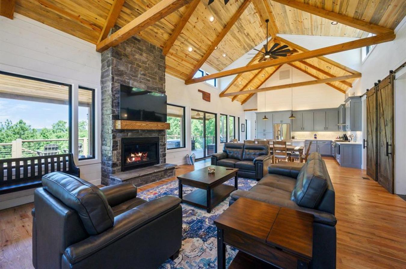 Broken Bow, McCurtain, 74728, United States, 3 Bedrooms Bedrooms, ,3 BathroomsBathrooms,Residential,For Sale,2013594