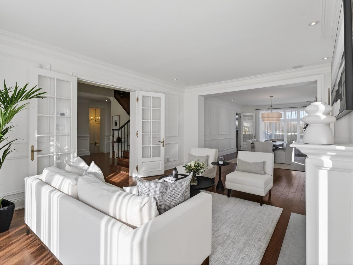 Brossard, QC, J4Y 0J1, Canada, 5 Bedrooms Bedrooms, ,3 BathroomsBathrooms,Residential,For Sale,2017814