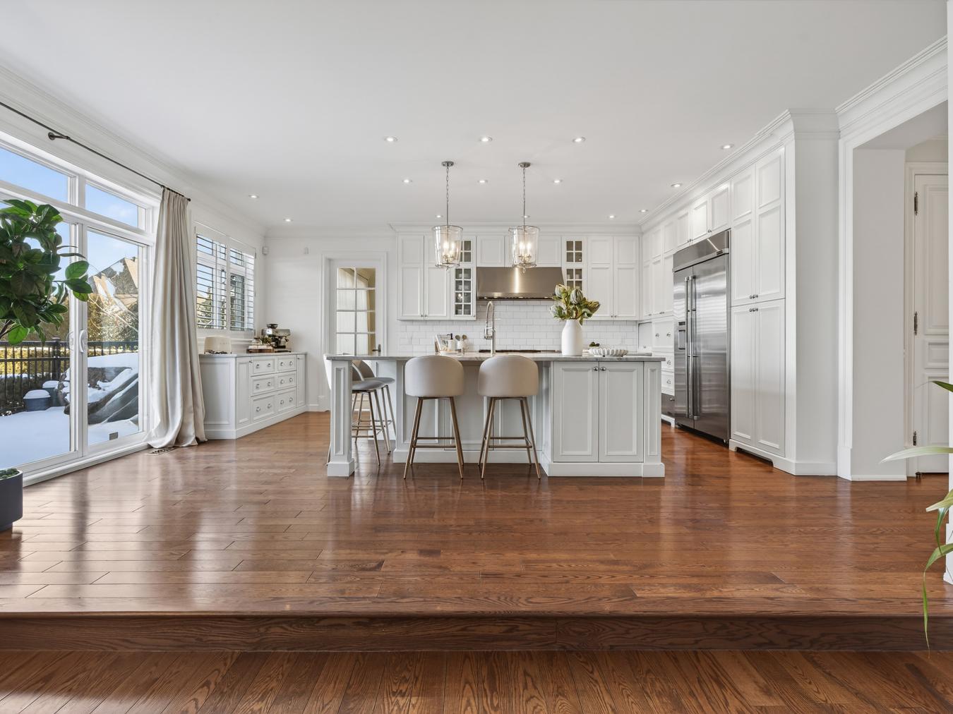 Brossard, QC, J4Y 0J1, Canada, 5 Bedrooms Bedrooms, ,3 BathroomsBathrooms,Residential,For Sale,2017814