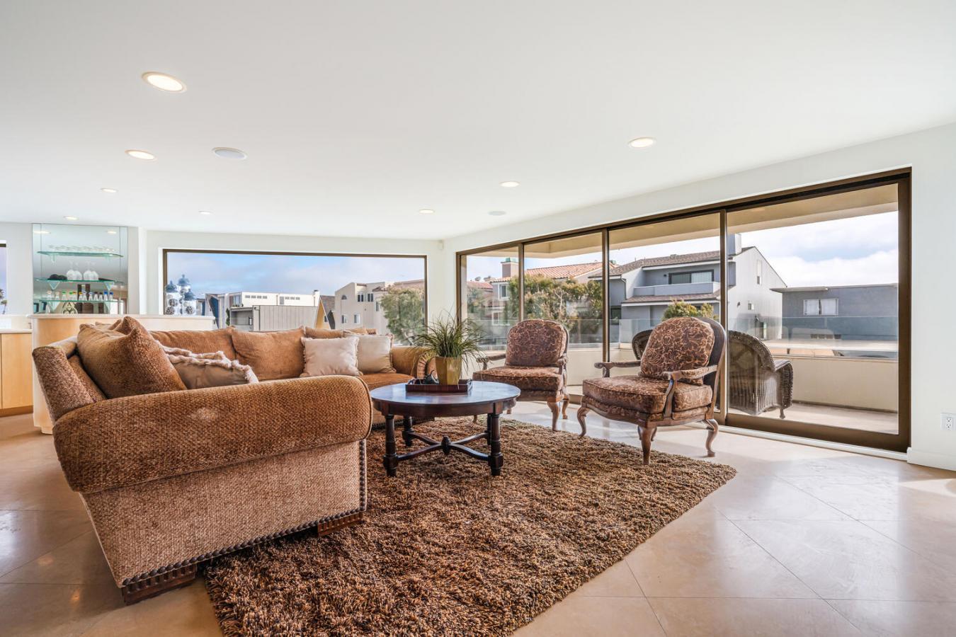 Oxnard, California, 93035, United States, 3 Bedrooms Bedrooms, ,4 BathroomsBathrooms,Residential,For Sale,2013588