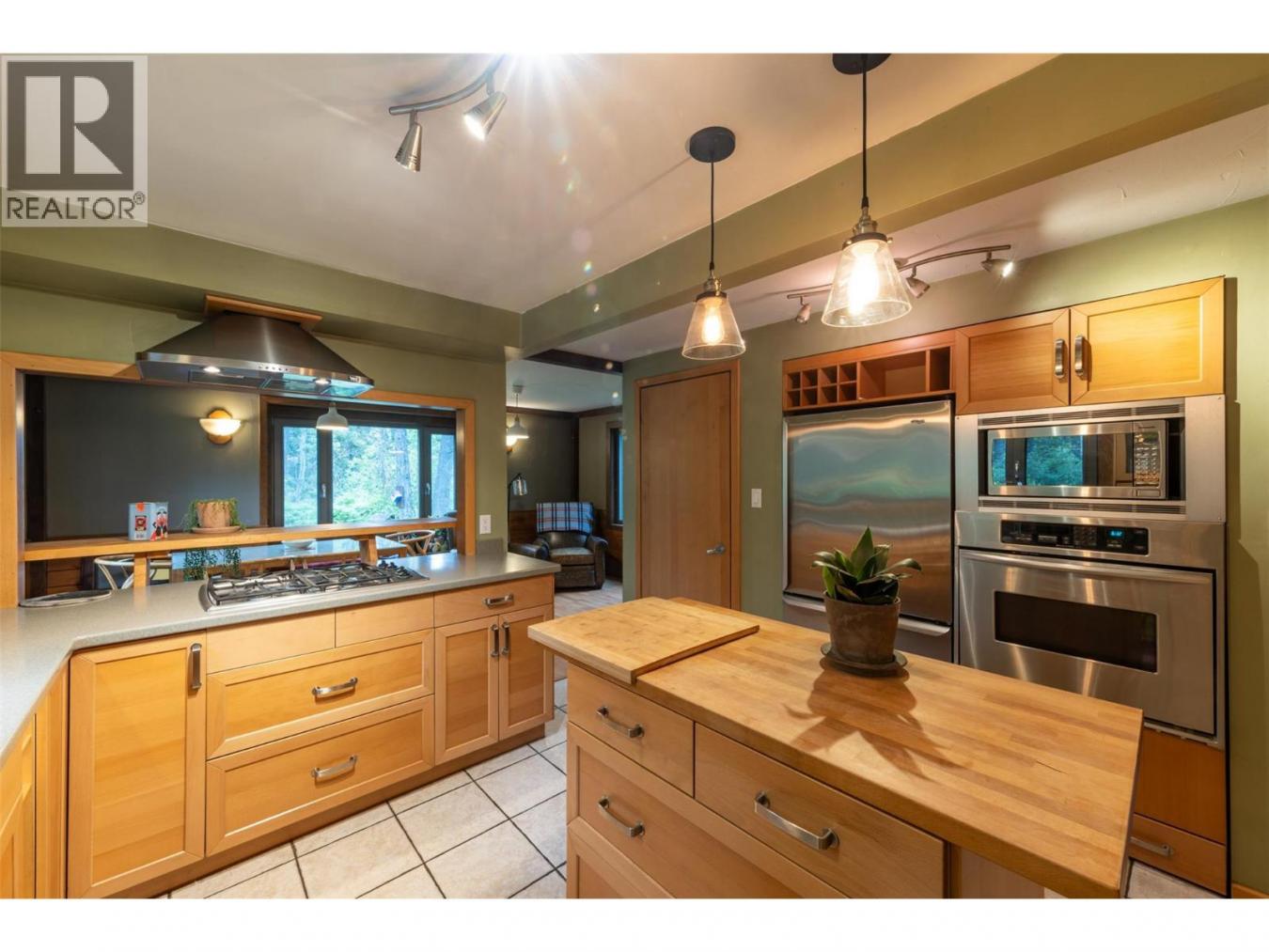 Golden, BC, V0A1H7, Canada, 3 Bedrooms Bedrooms, ,Residential,For Sale,2013845