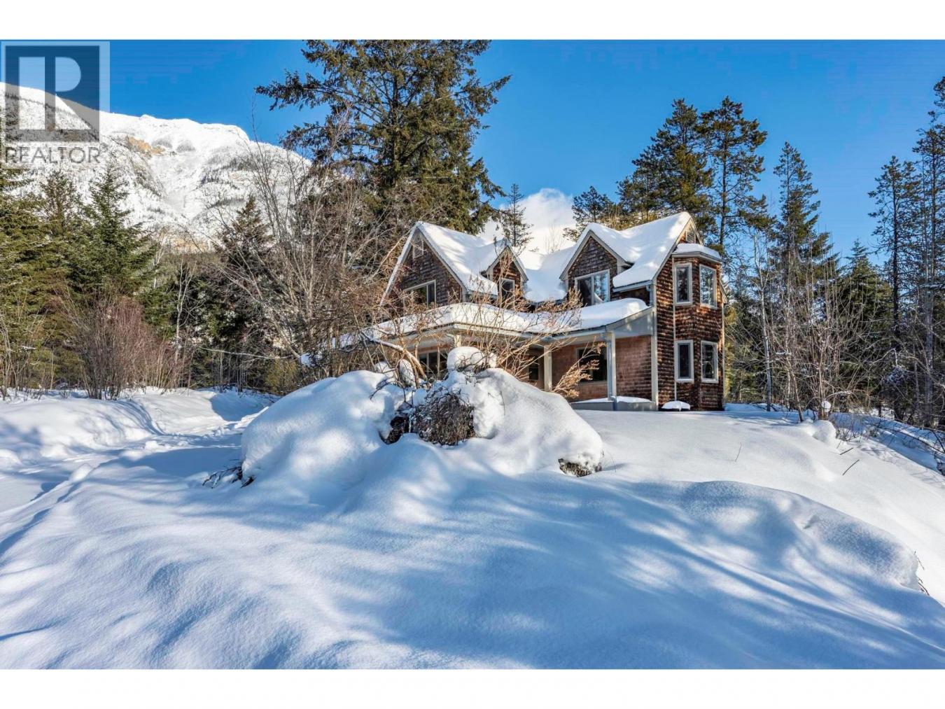 Golden, BC, V0A1H7, Canada, 3 Bedrooms Bedrooms, ,Residential,For Sale,2013845