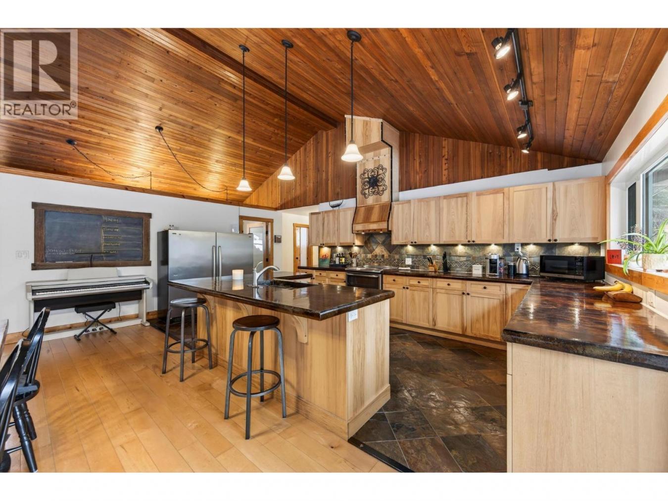 Golden, BC, V0A1H1, Canada, ,Residential,For Sale,2013844