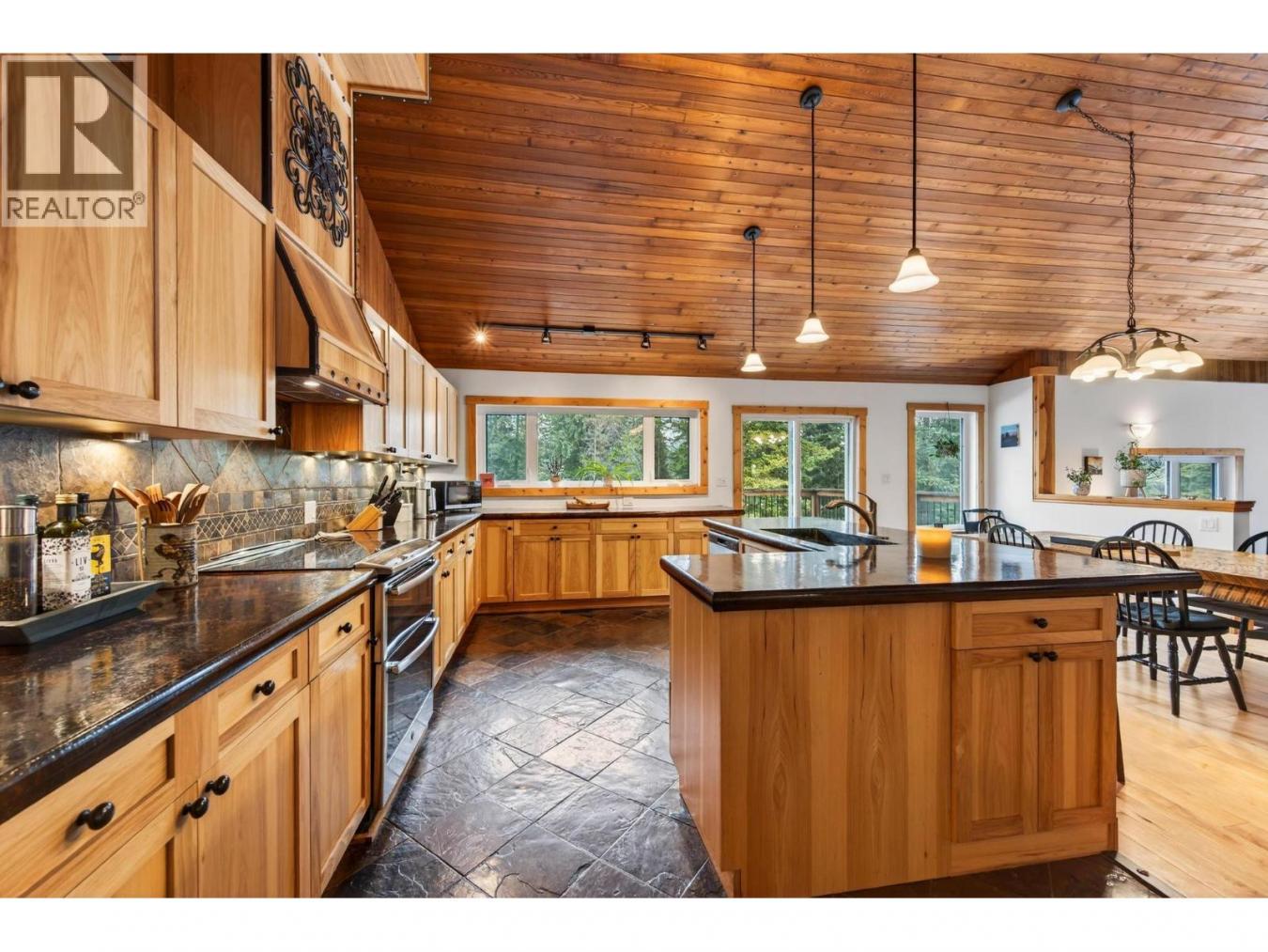 Golden, BC, V0A1H1, Canada, ,Residential,For Sale,2013844