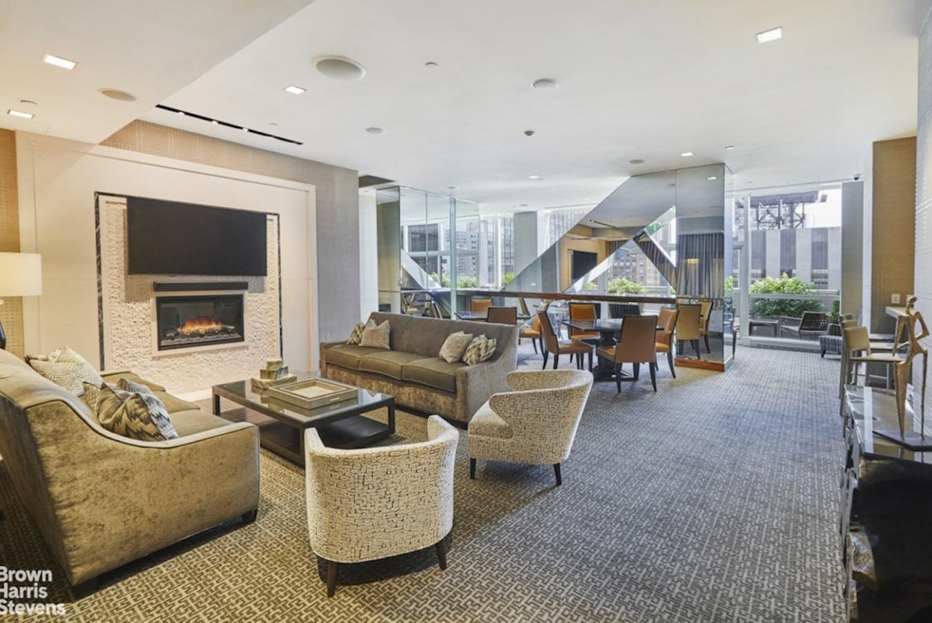 New York, New York, 10019, United States, 3 Bedrooms Bedrooms, ,3 BathroomsBathrooms,Residential,For Sale,2013839