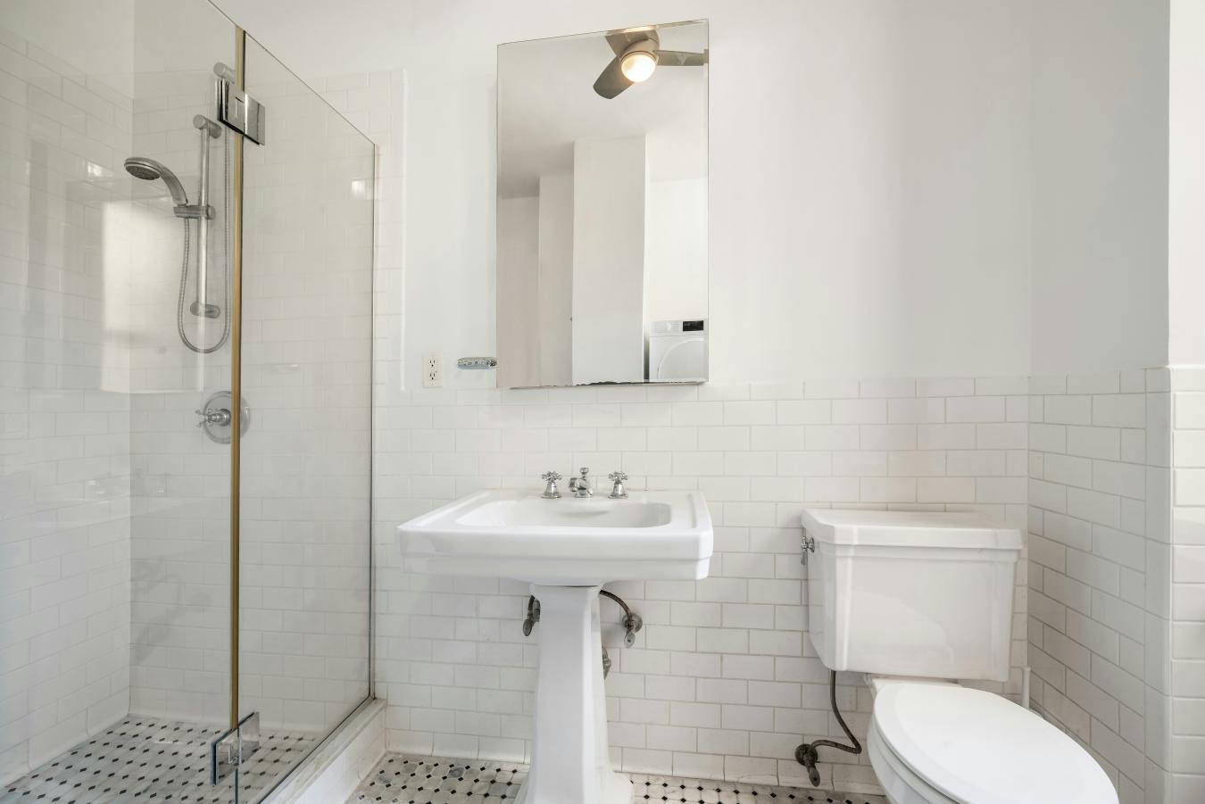 Washington Heights, New York, 10032, United States, 3 Bedrooms Bedrooms, ,2 BathroomsBathrooms,Residential,For Sale,2013834