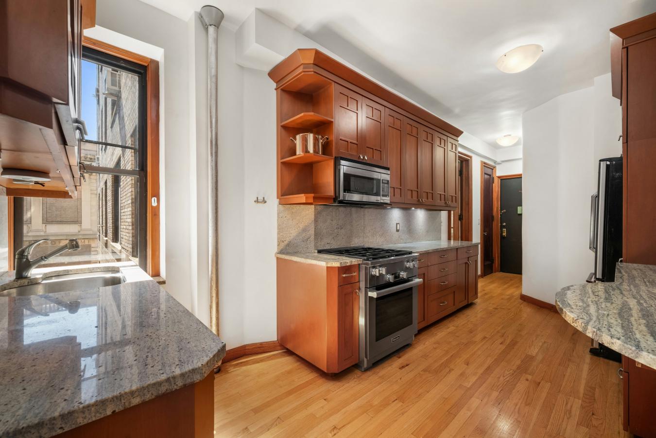 Washington Heights, New York, 10032, United States, 3 Bedrooms Bedrooms, ,2 BathroomsBathrooms,Residential,For Sale,2013834