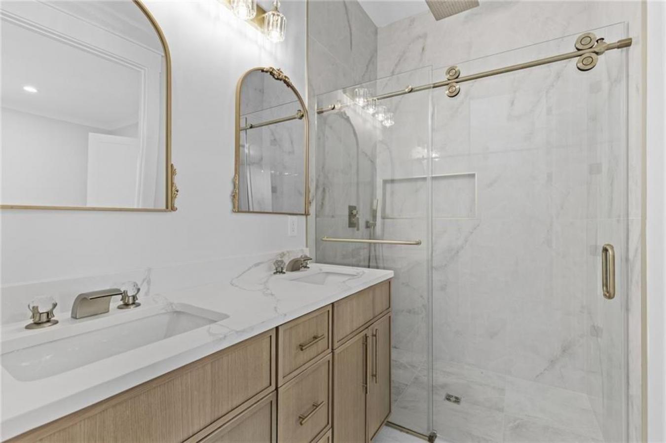 Winder, Barrow - GA, 30680, United States, 5 Bedrooms Bedrooms, ,5 BathroomsBathrooms,Residential,For Sale,2014113