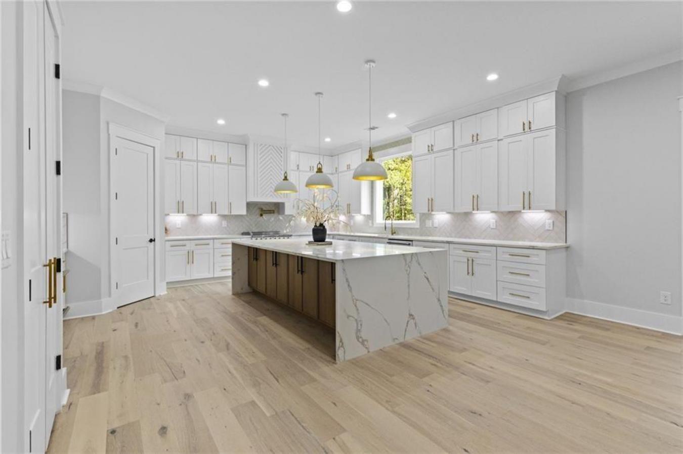 Winder, Barrow - GA, 30680, United States, 5 Bedrooms Bedrooms, ,5 BathroomsBathrooms,Residential,For Sale,2014113