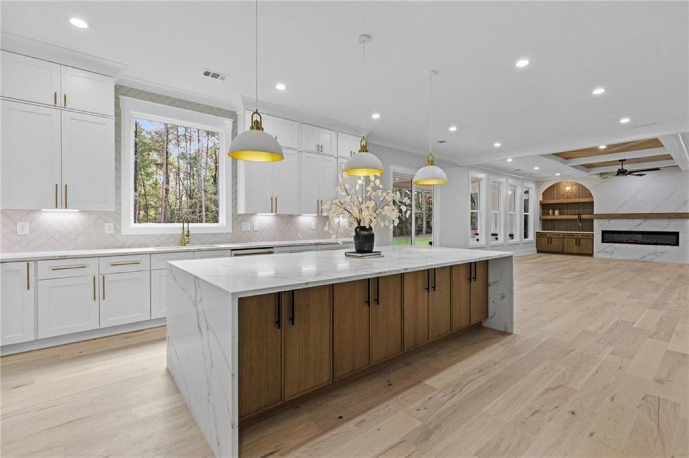 Winder, Barrow - GA, 30680, United States, 5 Bedrooms Bedrooms, ,5 BathroomsBathrooms,Residential,For Sale,2014113