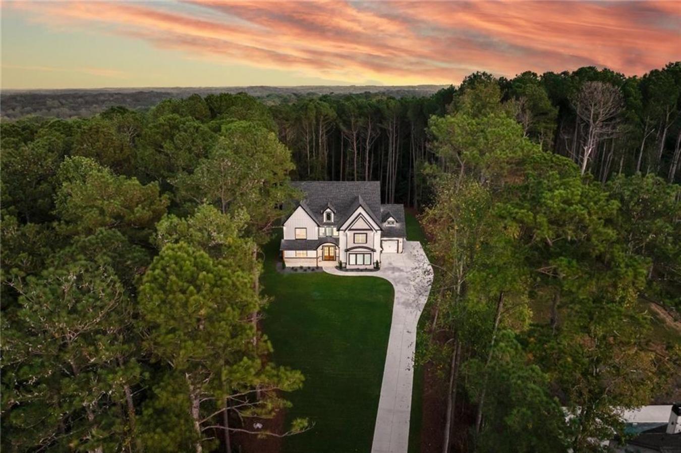 Winder, Barrow - GA, 30680, United States, 5 Bedrooms Bedrooms, ,5 BathroomsBathrooms,Residential,For Sale,2014113