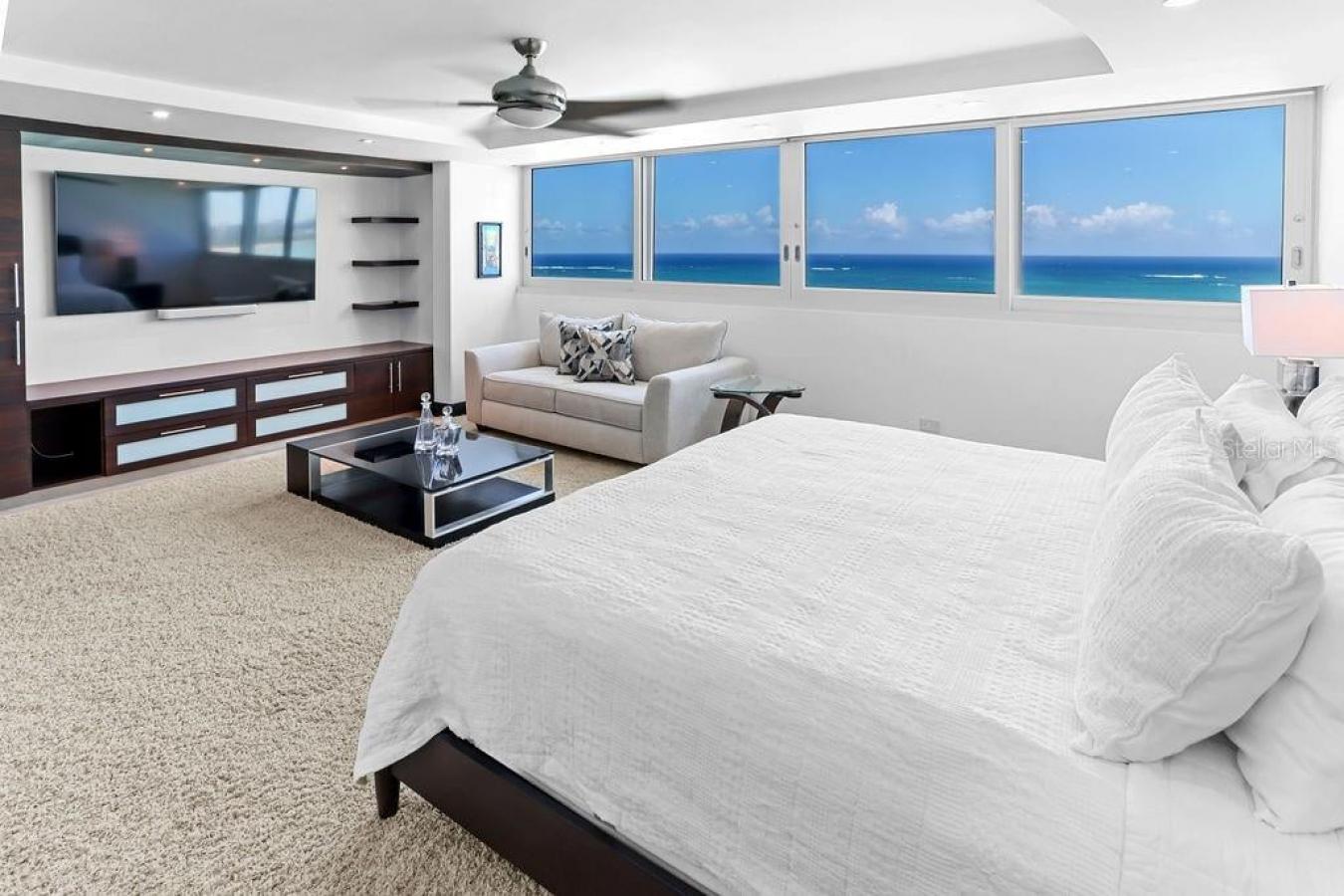 Carolina, Carolina, PR 00979, Puerto Rico, 5 Bedrooms Bedrooms, ,4 BathroomsBathrooms,Residential,For Sale,2014109