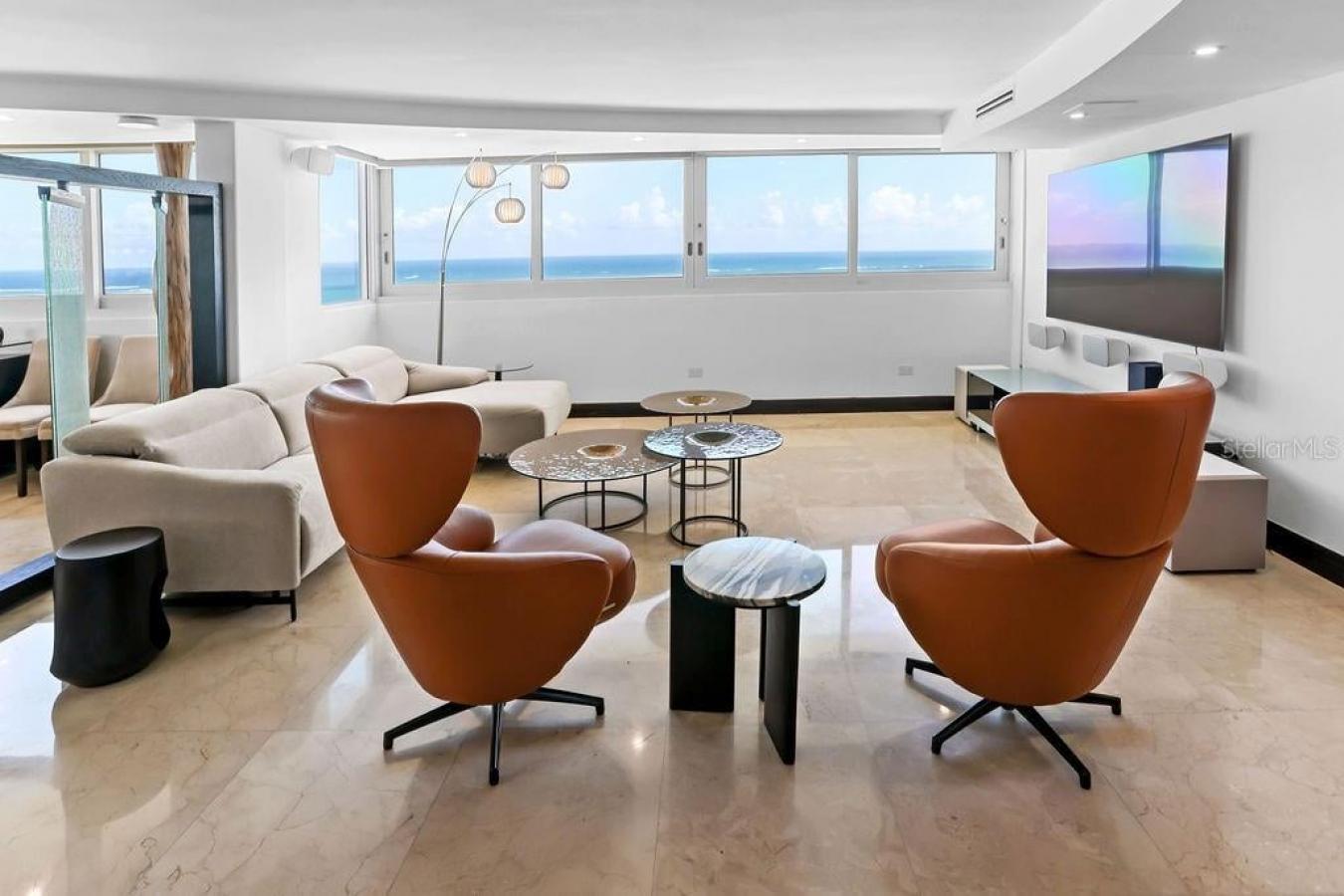 Carolina, Carolina, PR 00979, Puerto Rico, 5 Bedrooms Bedrooms, ,4 BathroomsBathrooms,Residential,For Sale,2014109