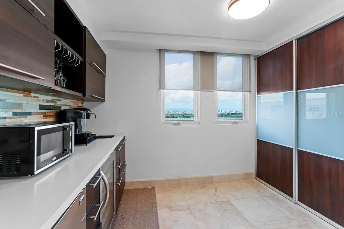 Carolina, Carolina, PR 00979, Puerto Rico, 5 Bedrooms Bedrooms, ,4 BathroomsBathrooms,Residential,For Sale,2014109