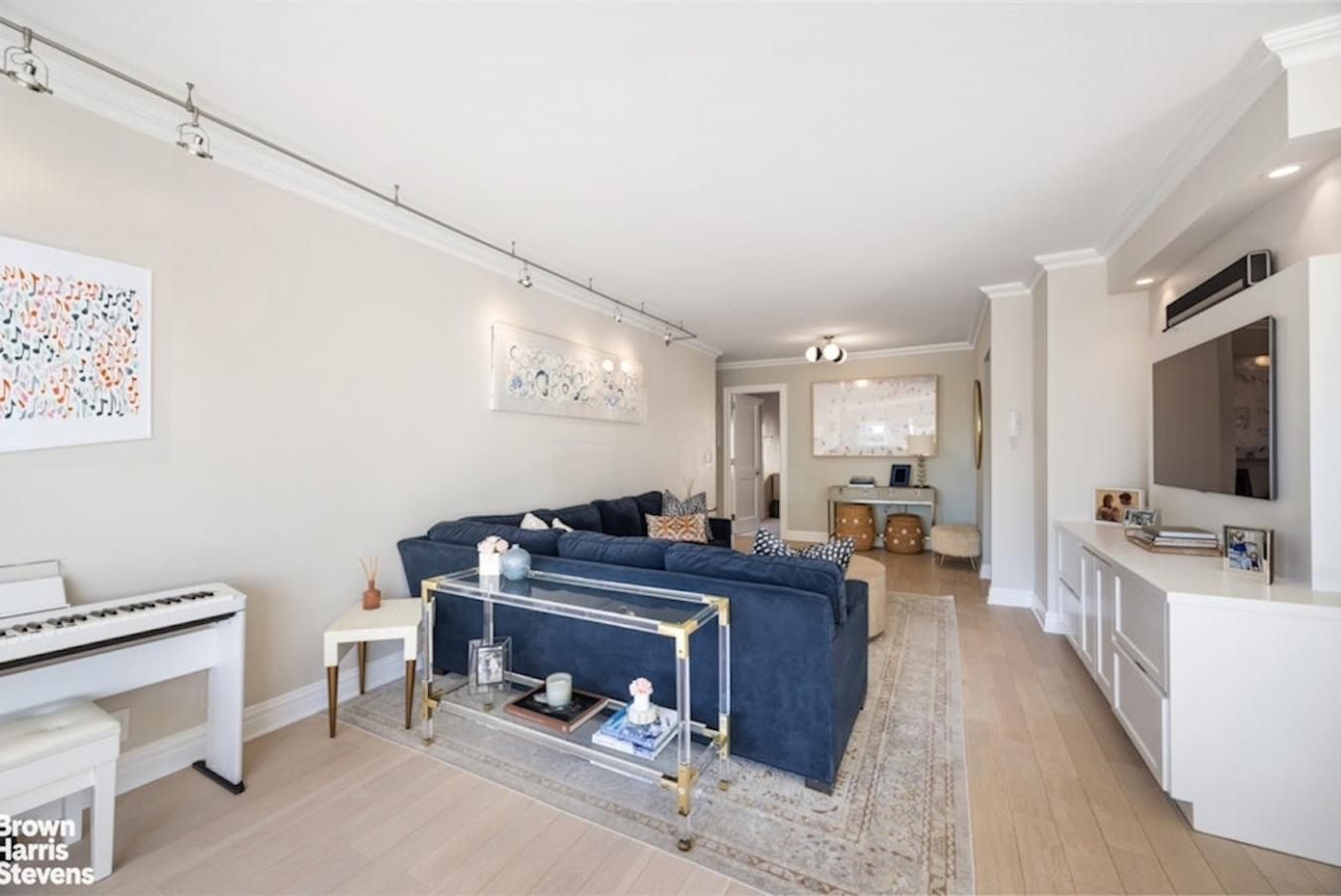 New York, New York, 10021, United States, 3 Bedrooms Bedrooms, ,3 BathroomsBathrooms,Residential,For Sale,2014104