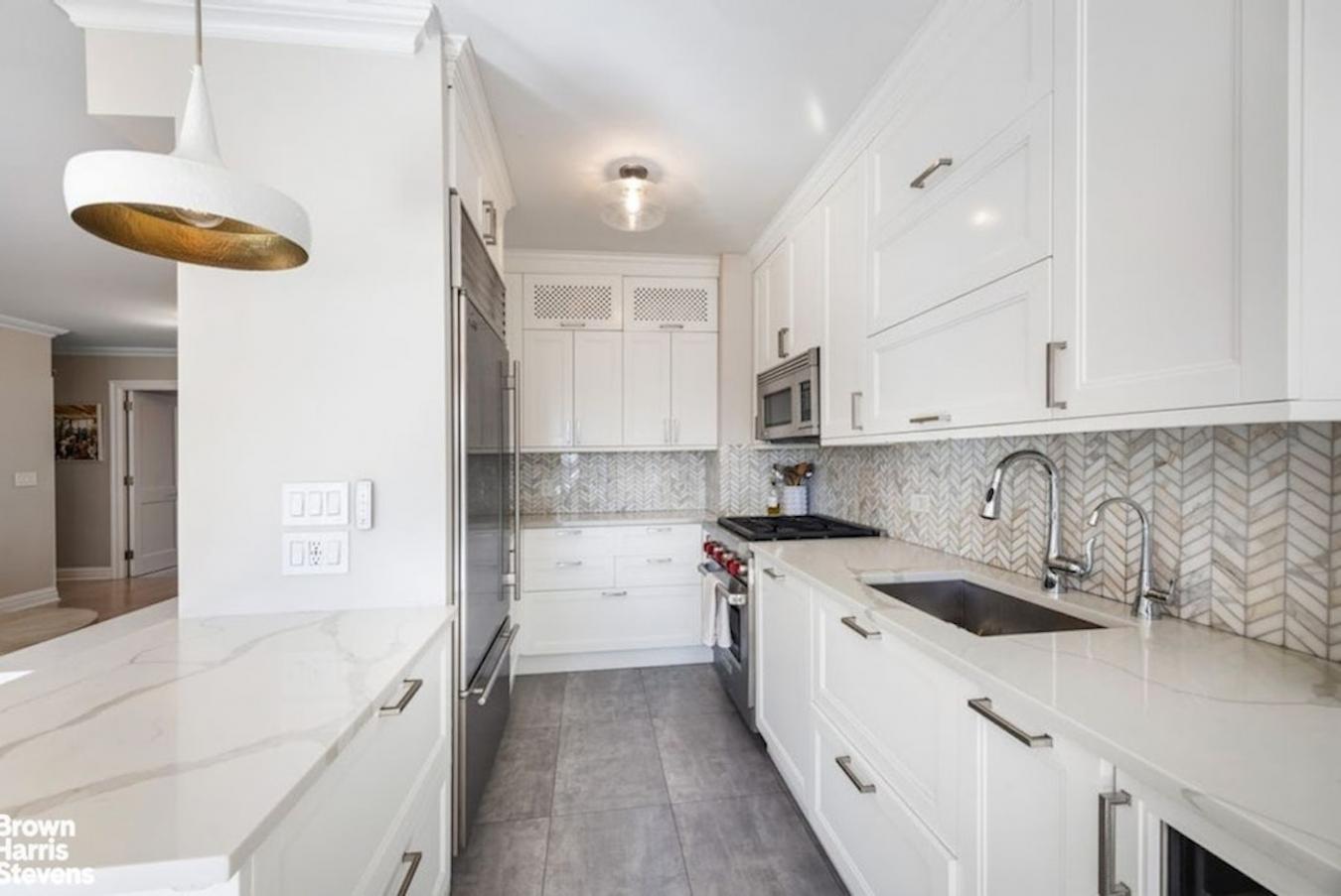 New York, New York, 10021, United States, 3 Bedrooms Bedrooms, ,3 BathroomsBathrooms,Residential,For Sale,2014104