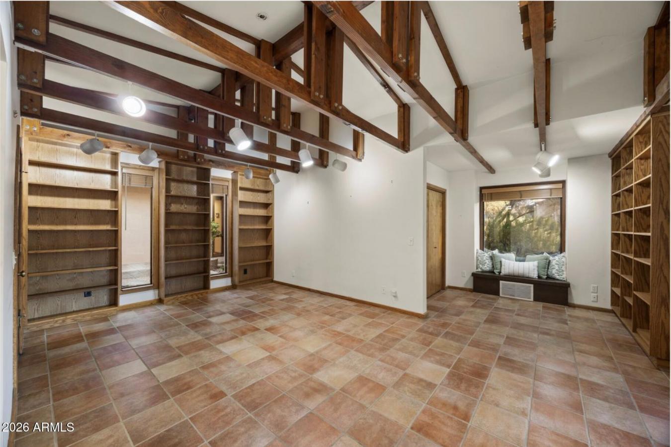 Phoenix, Maricopa, 85028, United States, 5 Bedrooms Bedrooms, ,4 BathroomsBathrooms,Residential,For Sale,2014245