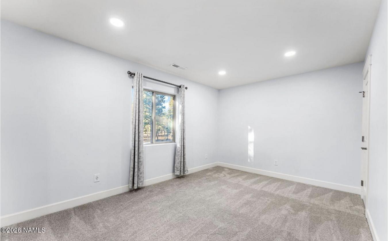 Flagstaff, Coconino, 86004, United States, 6 Bedrooms Bedrooms, ,5 BathroomsBathrooms,Residential,For Sale,2014244