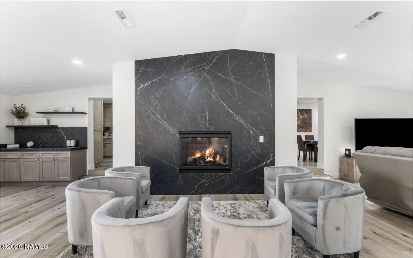 Flagstaff, Coconino, 86004, United States, 6 Bedrooms Bedrooms, ,5 BathroomsBathrooms,Residential,For Sale,2014244