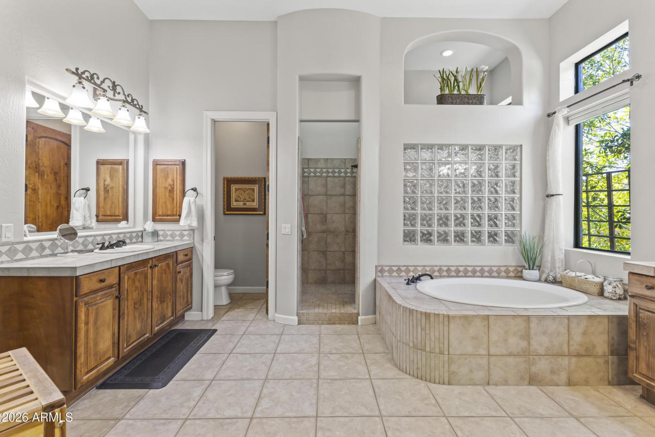 Mesa, Maricopa, 85207, United States, 4 Bedrooms Bedrooms, ,5 BathroomsBathrooms,Residential,For Sale,2014243