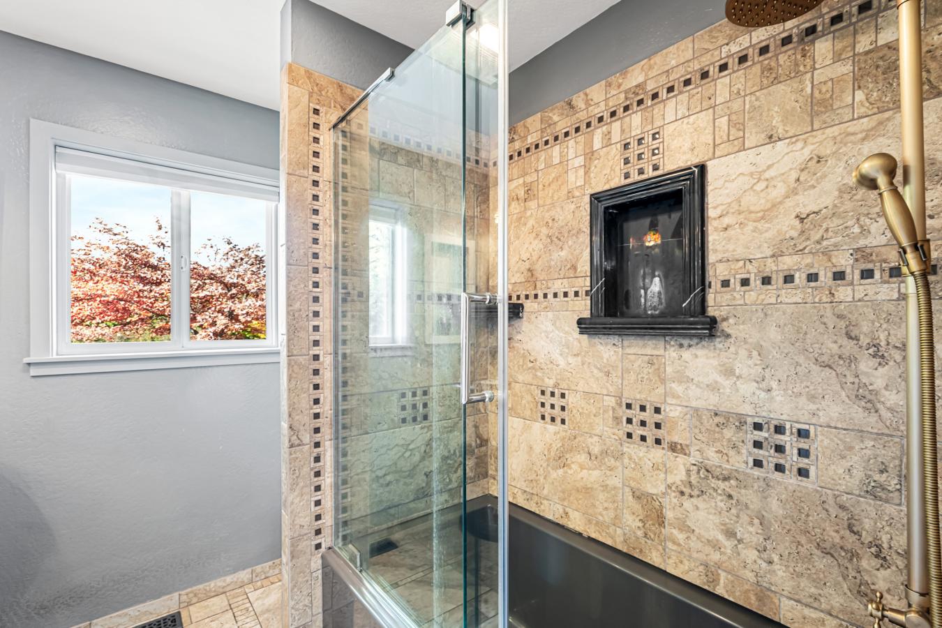 Ashland, Jackson, 97520, United States, 4 Bedrooms Bedrooms, ,3 BathroomsBathrooms,Residential,For Sale,2014241