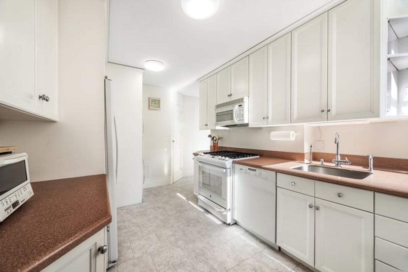 New York, New York, 10021, United States, 3 Bedrooms Bedrooms, ,3 BathroomsBathrooms,Residential,For Sale,2014546