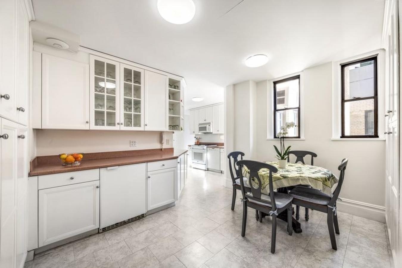 New York, New York, 10021, United States, 3 Bedrooms Bedrooms, ,3 BathroomsBathrooms,Residential,For Sale,2014546