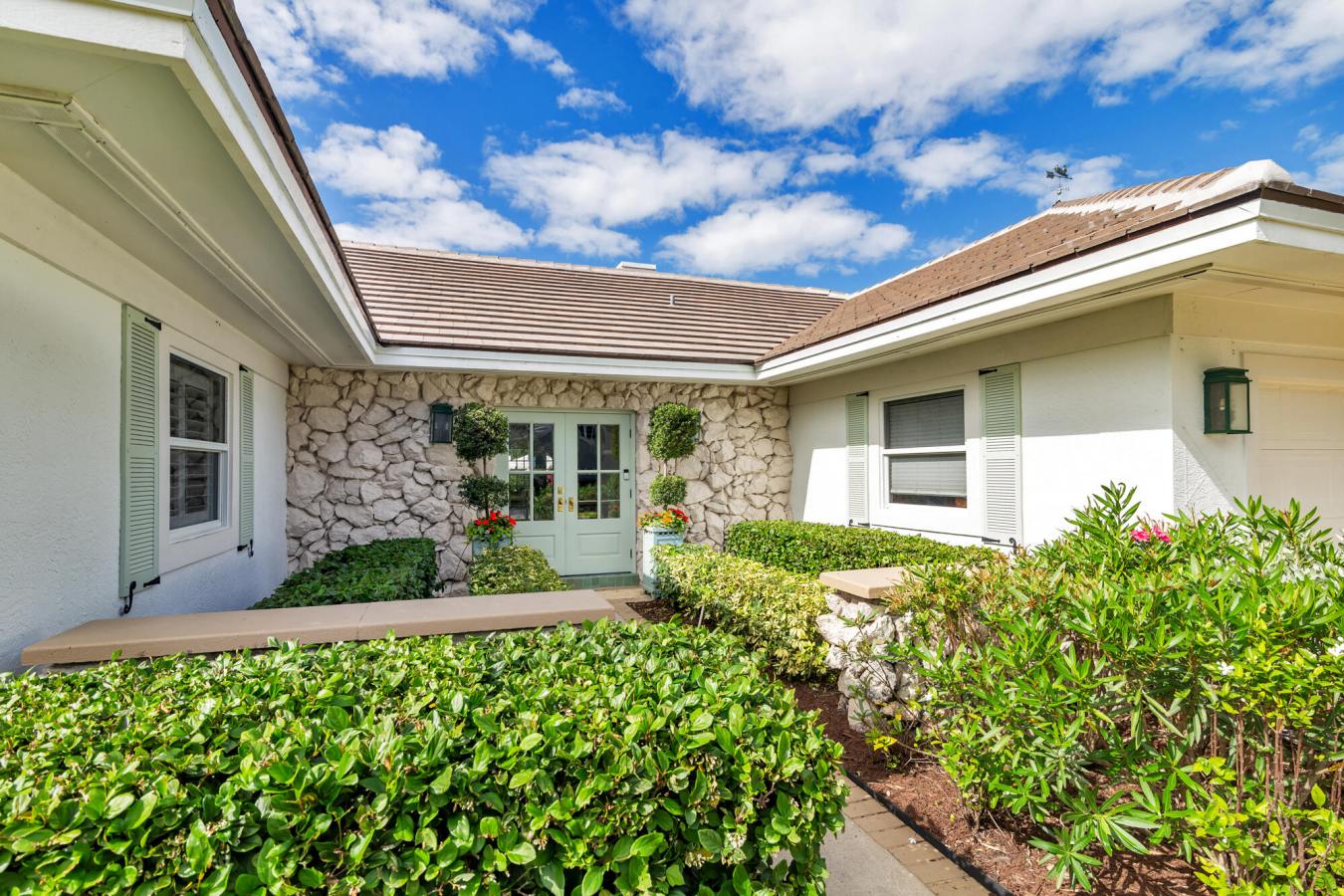 West Palm Beach, Florida, 33401, United States, 3 Bedrooms Bedrooms, ,3 BathroomsBathrooms,Residential,For Sale,2014544