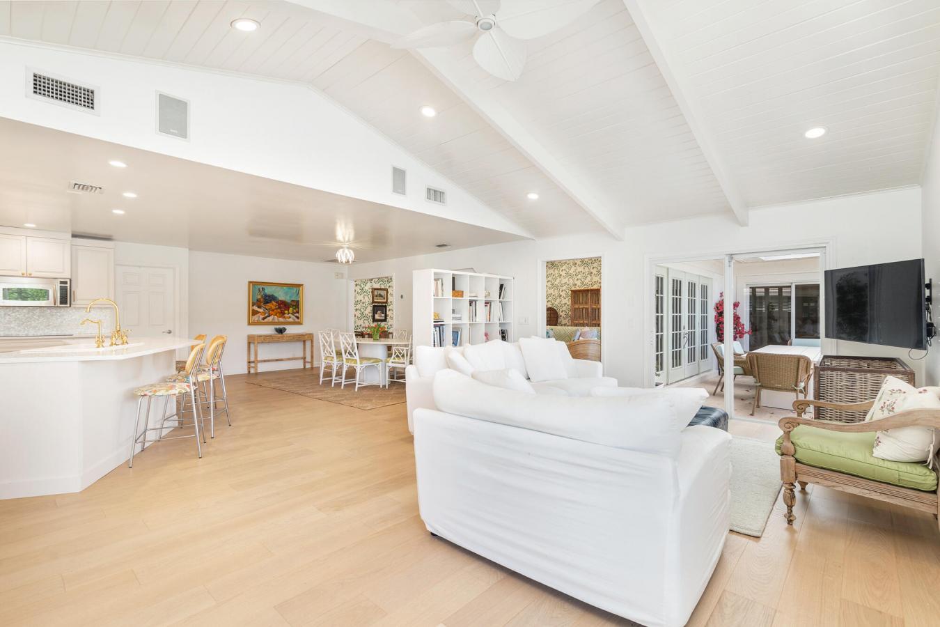 West Palm Beach, Florida, 33401, United States, 3 Bedrooms Bedrooms, ,3 BathroomsBathrooms,Residential,For Sale,2014544