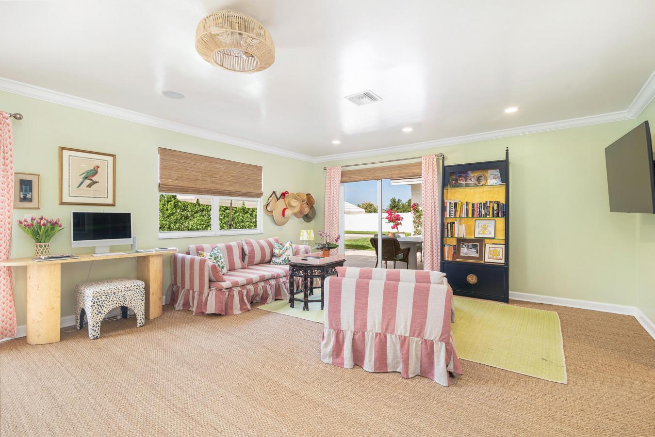 West Palm Beach, Florida, 33401, United States, 3 Bedrooms Bedrooms, ,3 BathroomsBathrooms,Residential,For Sale,2014544