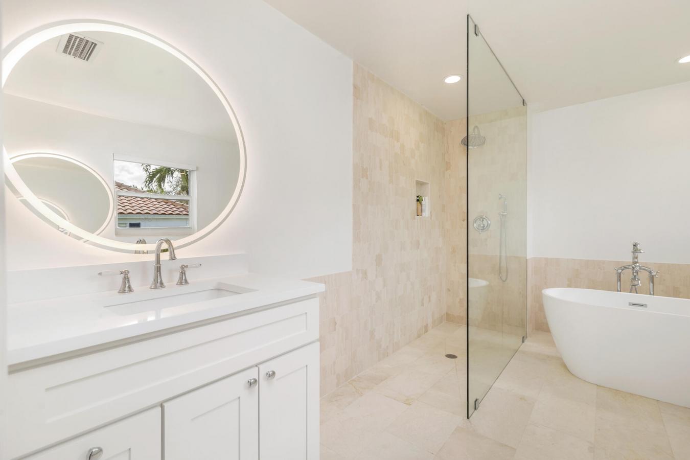 West Palm Beach, Florida, 33401, United States, 3 Bedrooms Bedrooms, ,3 BathroomsBathrooms,Residential,For Sale,2014544