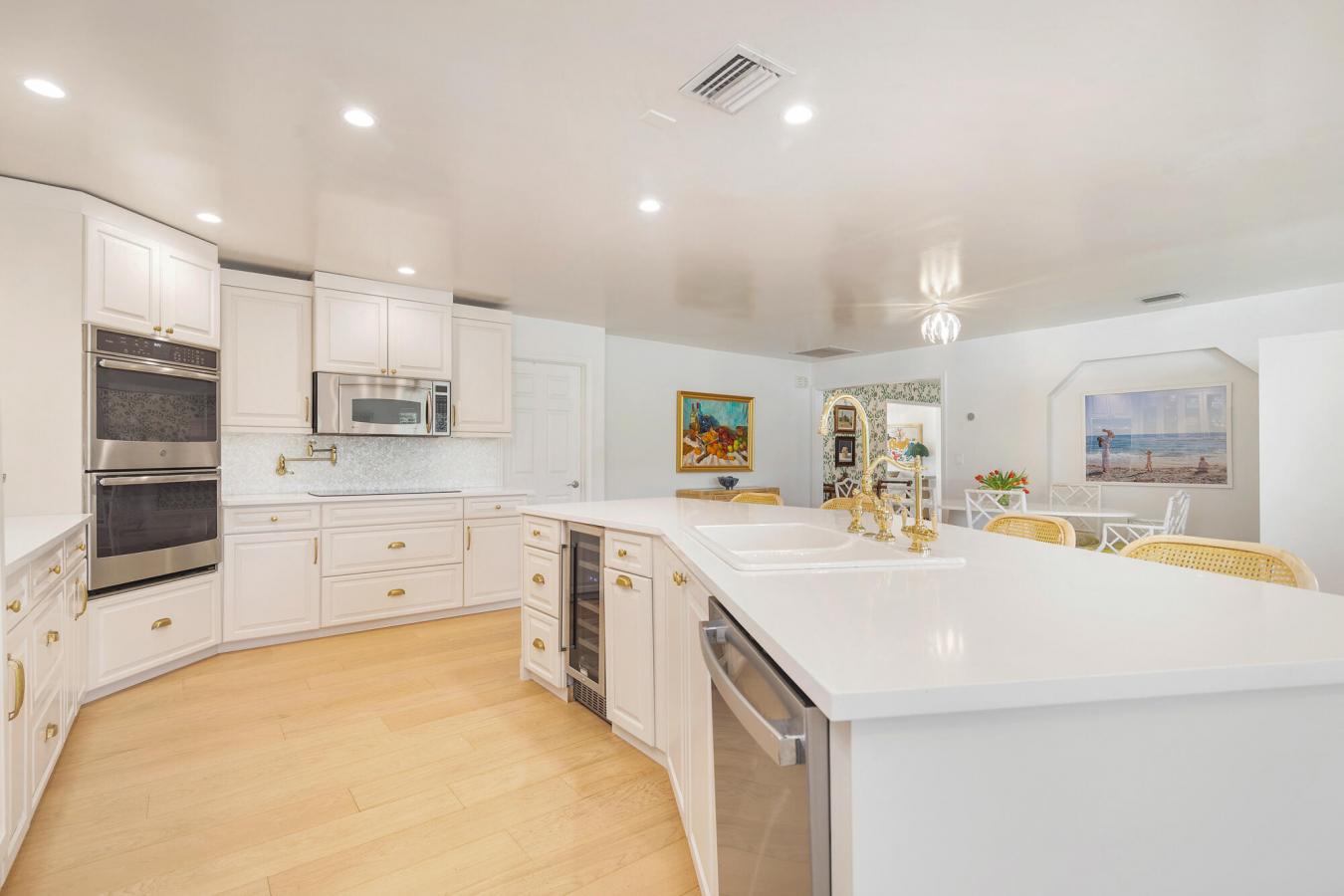 West Palm Beach, Florida, 33401, United States, 3 Bedrooms Bedrooms, ,3 BathroomsBathrooms,Residential,For Sale,2014544