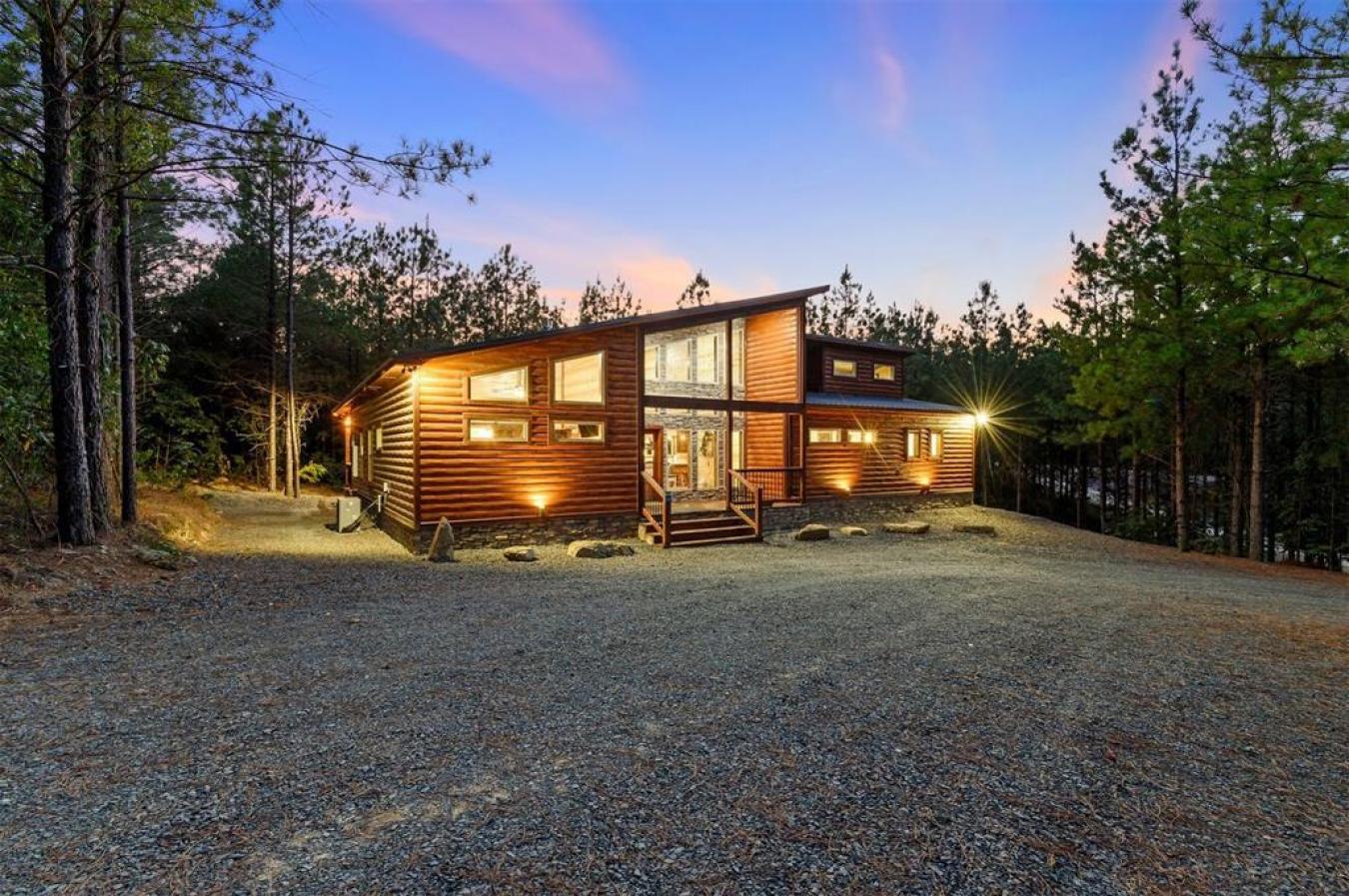 Broken Bow, McCurtain, 74728, United States, 3 Bedrooms Bedrooms, ,4 BathroomsBathrooms,Residential,For Sale,2014537