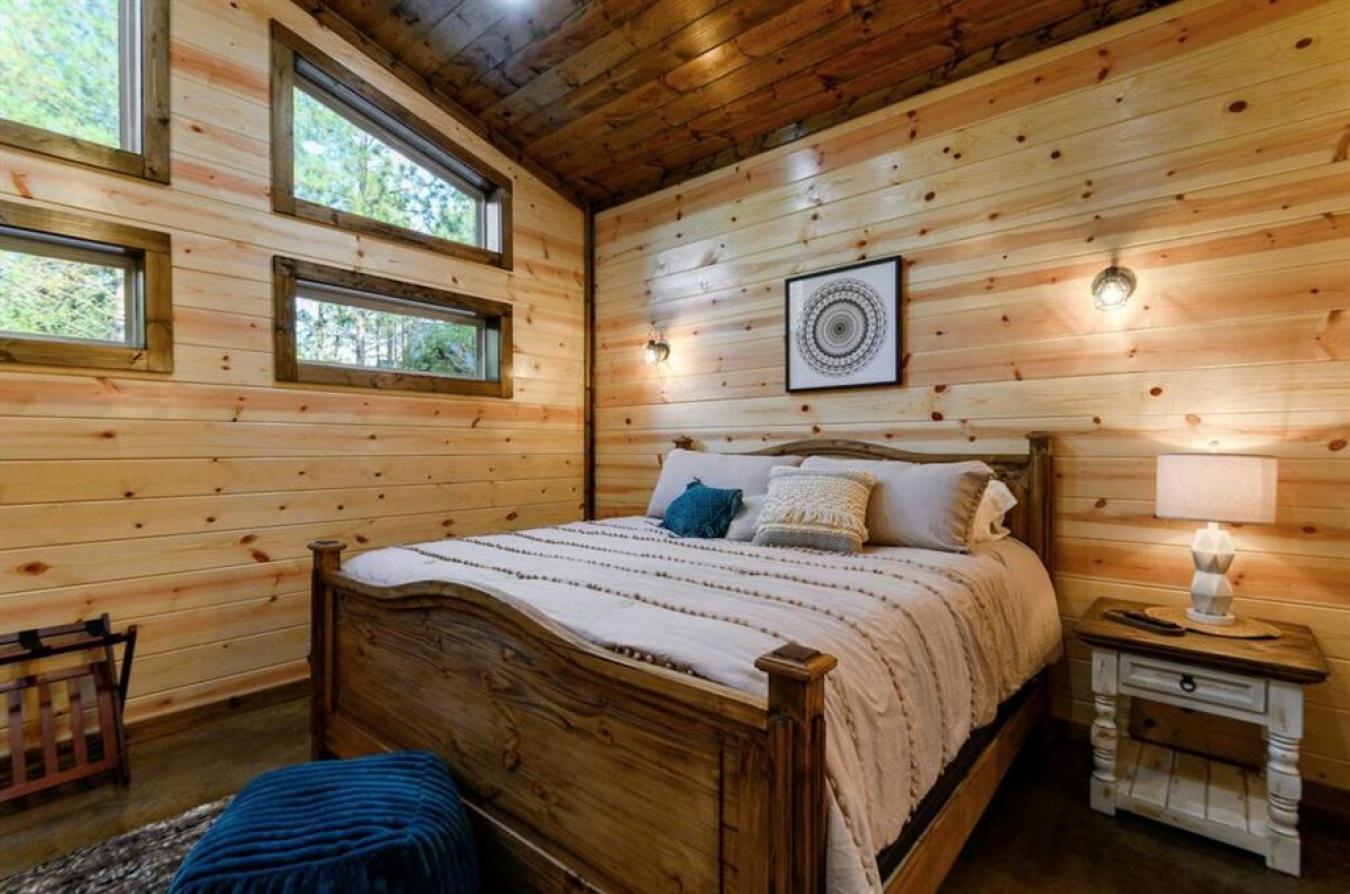 Broken Bow, McCurtain, 74728, United States, 3 Bedrooms Bedrooms, ,4 BathroomsBathrooms,Residential,For Sale,2014537