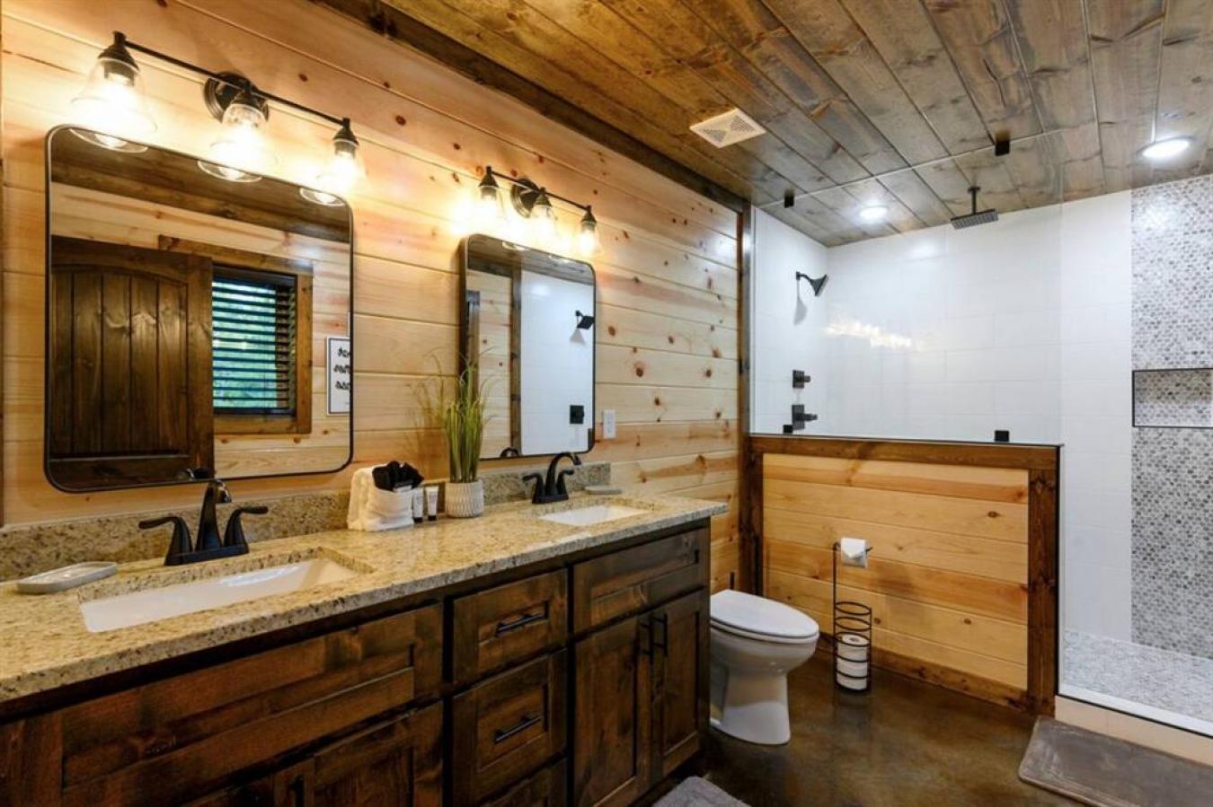 Broken Bow, McCurtain, 74728, United States, 3 Bedrooms Bedrooms, ,4 BathroomsBathrooms,Residential,For Sale,2014537