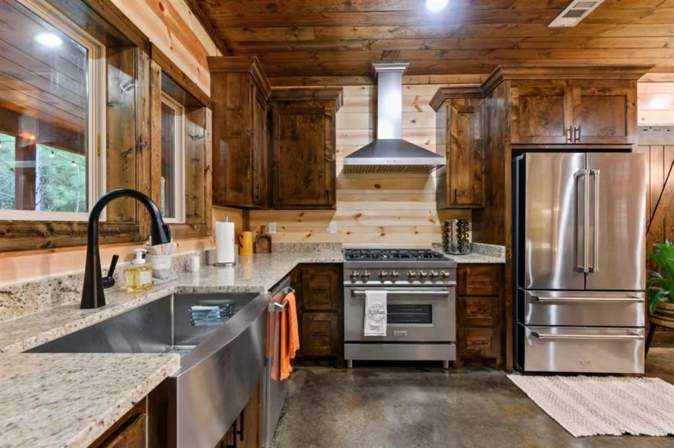 Broken Bow, McCurtain, 74728, United States, 3 Bedrooms Bedrooms, ,4 BathroomsBathrooms,Residential,For Sale,2014537