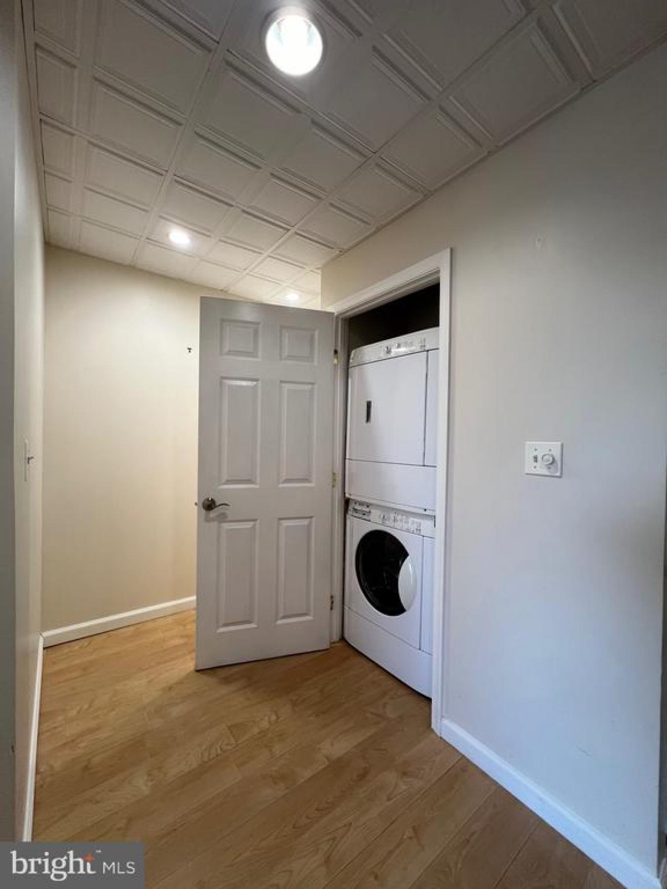 Dont miss this opportunity! This ground floor, 1 bedroom, 1 bath condo – image 14