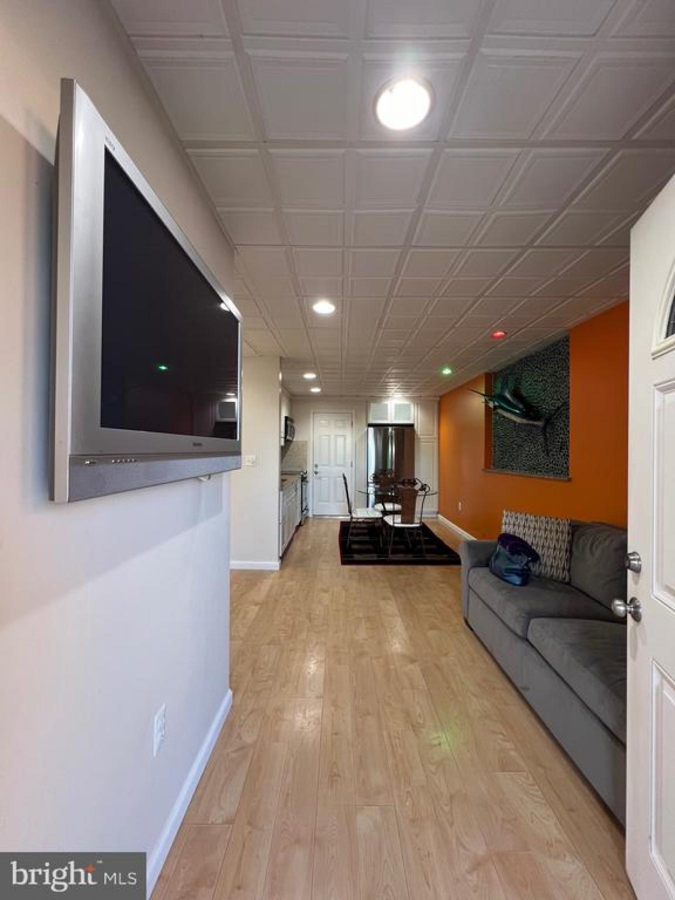 Dont miss this opportunity! This ground floor, 1 bedroom, 1 bath condo – image 3