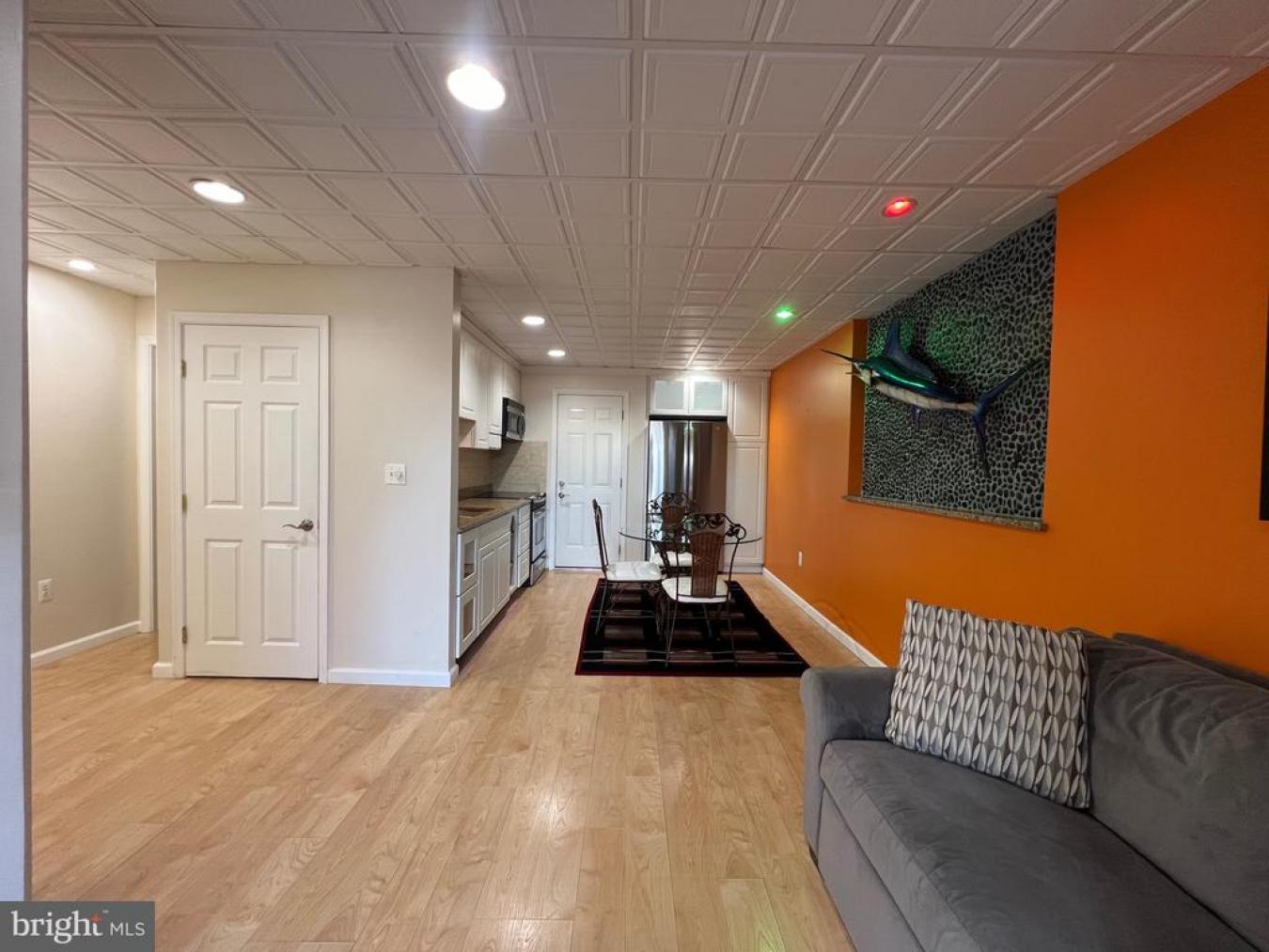 Dont miss this opportunity! This ground floor, 1 bedroom, 1 bath condo – image 5