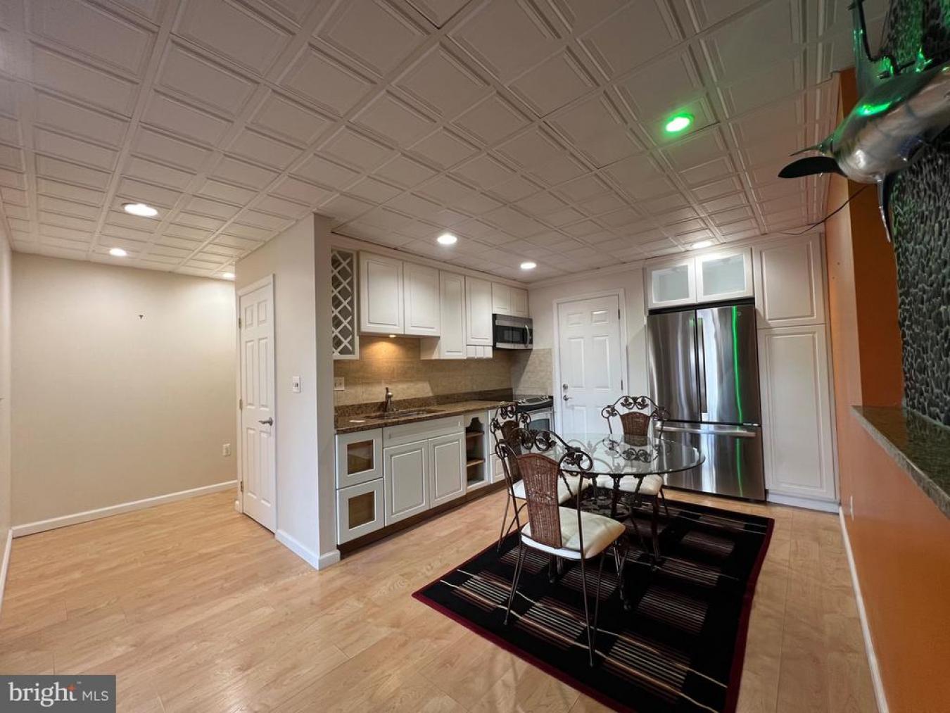 Dont miss this opportunity! This ground floor, 1 bedroom, 1 bath condo – image 6