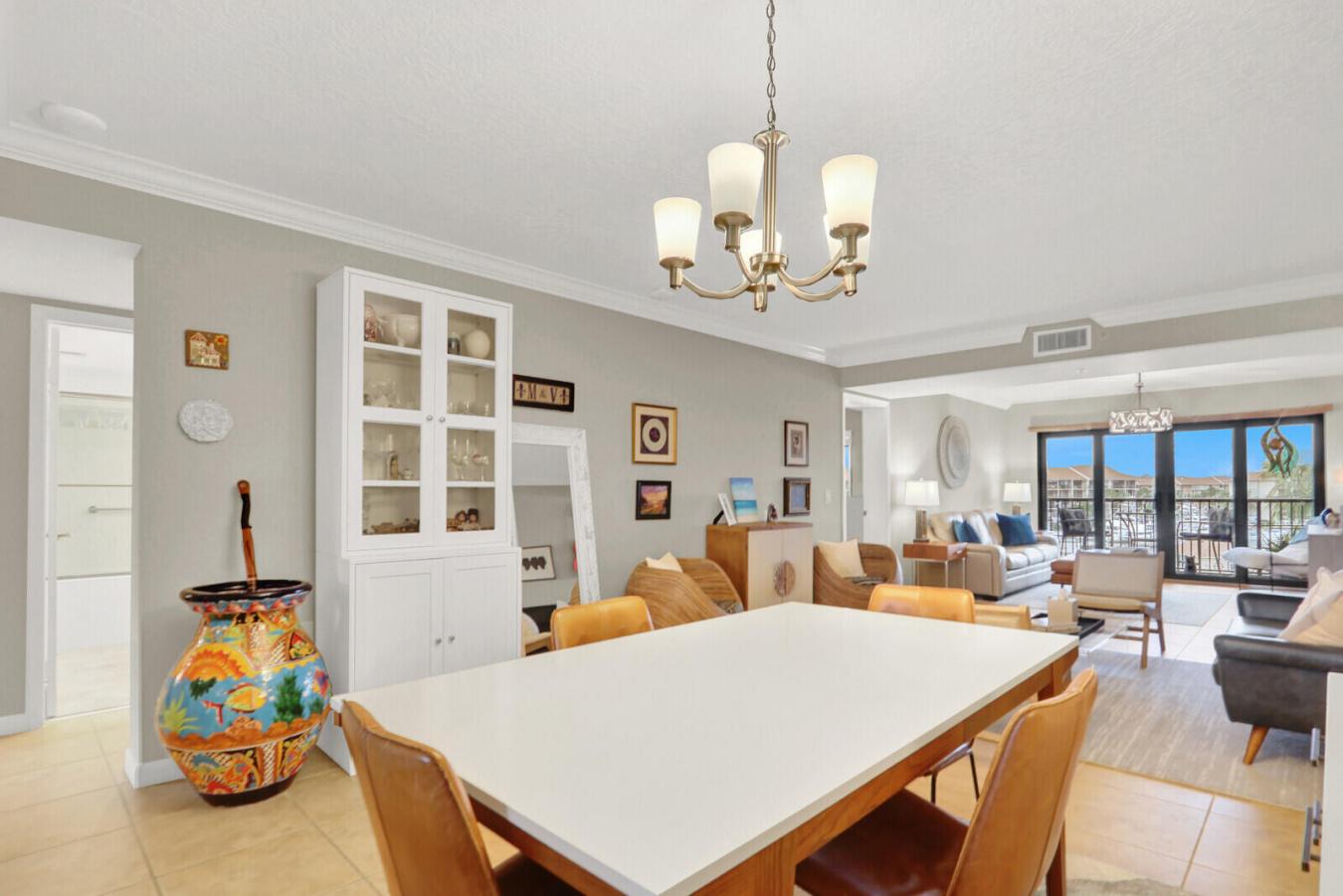 This two-bedroom, two-bath condominium offers a relaxed waterfront lif – image 19